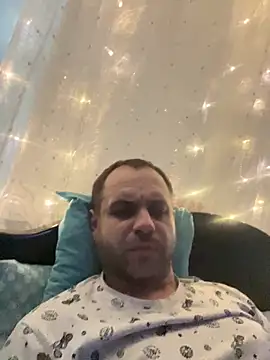 Snapshot of LaBuBupara chatting on February 27, 2026, 8:42 pm LaBuBupara online show from February 27, 2026, 8:42 pm