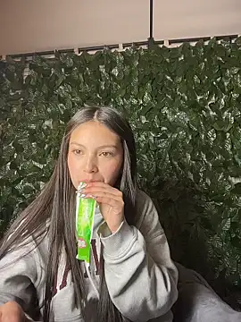 Mady Pink online show from April 1, 2026, 4:24 am