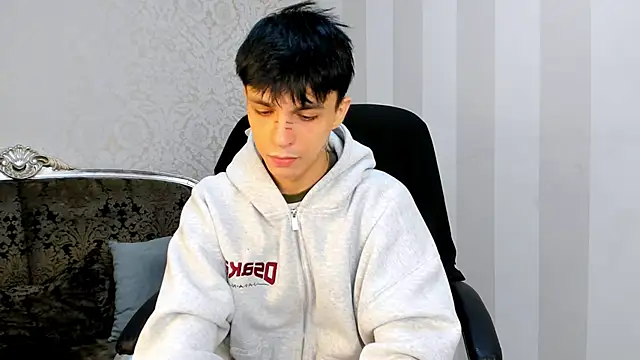 Snapshot of ClarkBev chatting on March 3, 2026, 6:19 am ClarkBev online show from March 3, 2026, 6:19 am