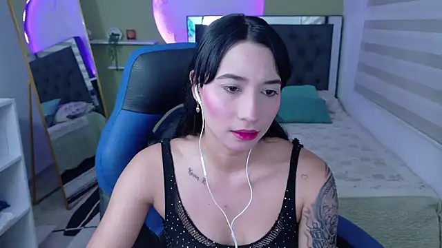 ivvoncute online show from June 26, 2026, 1:43 am