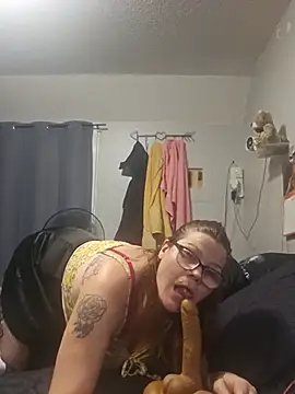 Snapshot of Sexymilf6992 chatting on July 21, 2026, 11:07 pm Sexymilf6992 online show from July 21, 2026, 11:07 pm