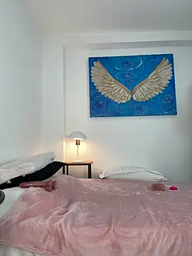 Viictoria-Jones online show from March 5, 2026, 1:07 pm