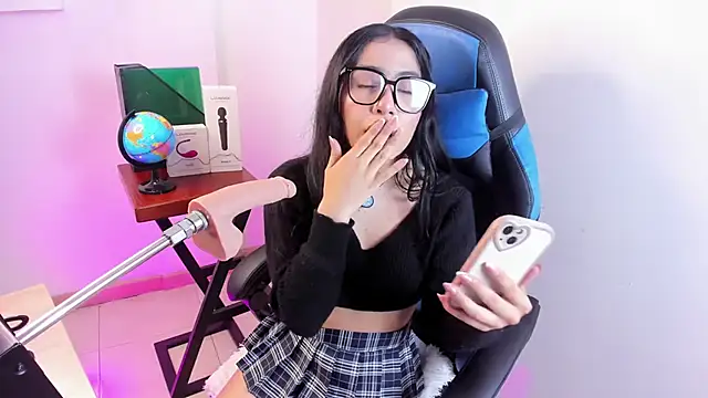 Valecute  online show from April 9, 2026, 8:25 pm