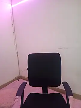 PamelaThoms online show from April 8, 2026, 1:55 pm