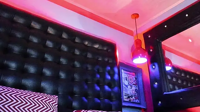 SantiagoHincapiie online show from March 15, 2026, 4:29 am