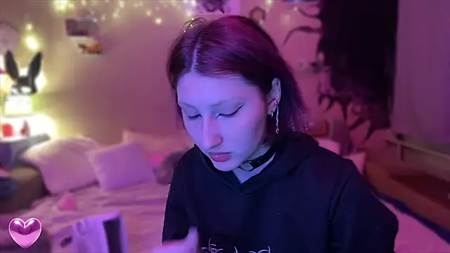 VelvetLiquorrr online show from February 24, 2026, 4:10 am