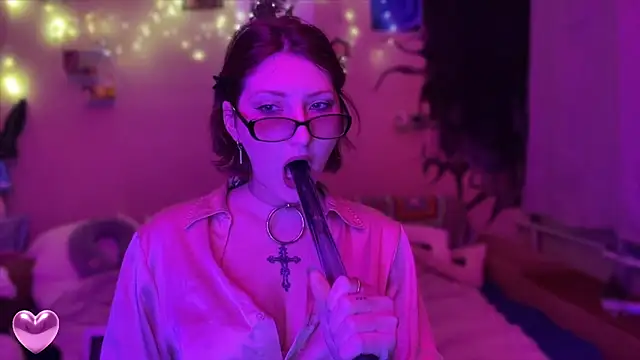 VelvetLiquorrr online show from February 25, 2026, 2:54 am