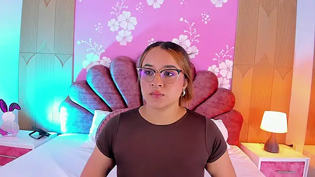 Snapshot of Sara_colyn chatting on February 26, 2026, 9:03 pm Sara colyn online show from February 26, 2026, 9:03 pm