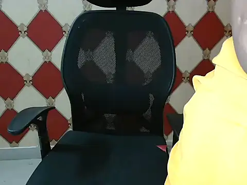 Snapshot of Shreya-S chatting on March 1, 2026, 2:35 am Shreya-S online show from March 1, 2026, 2:35 am