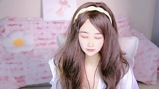 TaoTaobaby11 online show from May 23, 2026, 11:14 am