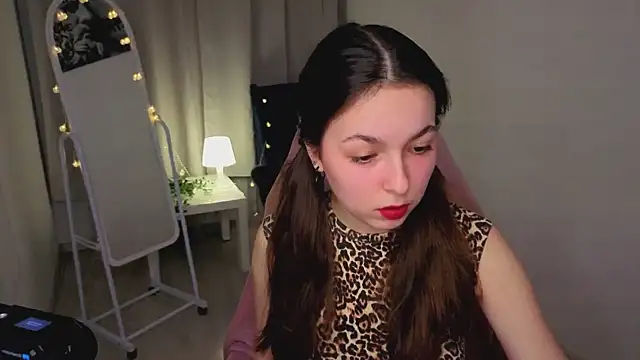 BellaThery online show from March 1, 2026, 5:09 am