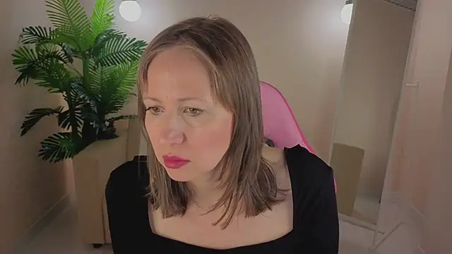 Snapshot of Elizabeth_Andersonn chatting on March 3, 2026, 1:45 am Elizabeth Andersonn online show from March 3, 2026, 1:45 am