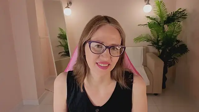 Snapshot of Elizabeth_Andersonn chatting on April 6, 2026, 8:48 am Elizabeth Andersonn online show from April 6, 2026, 8:48 am