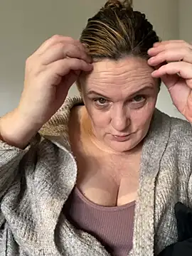 Snapshot of Busty-GilfQuinn chatting on February 24, 2026, 10:13 am Busty-GilfQuinn online show from February 24, 2026, 10:13 am