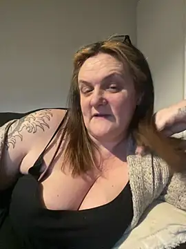 Snapshot of Busty-GilfQuinn chatting on February 25, 2026, 5:11 pm Busty-GilfQuinn online show from February 25, 2026, 5:11 pm