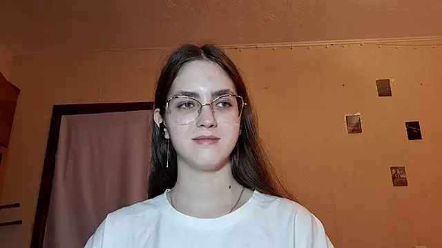 Katelemon online show from April 16, 2026, 11:33 am