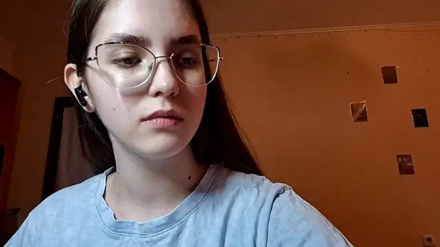 Katelemon online show from May 8, 2026, 2:11 pm