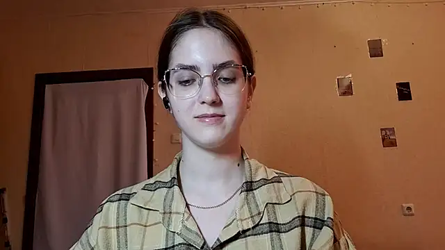Katelemon online show from May 11, 2026, 1:17 pm