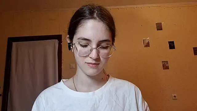 Katelemon online show from June 2, 2026, 9:11 am