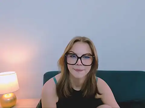 StormiSmooth online show from March 16, 2026, 1:15 pm