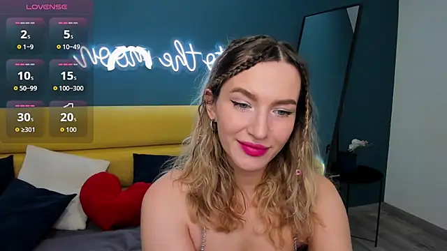 StellaAlluring online show from March 17, 2026, 1:32 am