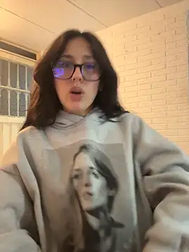 susi chimm online show from April 15, 2026, 1:45 am