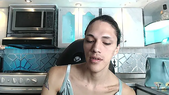 Snapshot of CrisOzzz chatting on May 28, 2026, 5:21 pm CrisOzzz online show from May 28, 2026, 5:21 pm