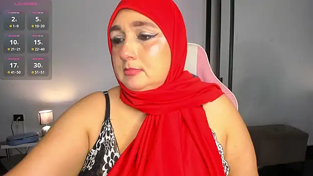 Snapshot of HijabiMilff chatting on June 2, 2026, 2:52 pm HijabiMilff online show from June 2, 2026, 2:52 pm