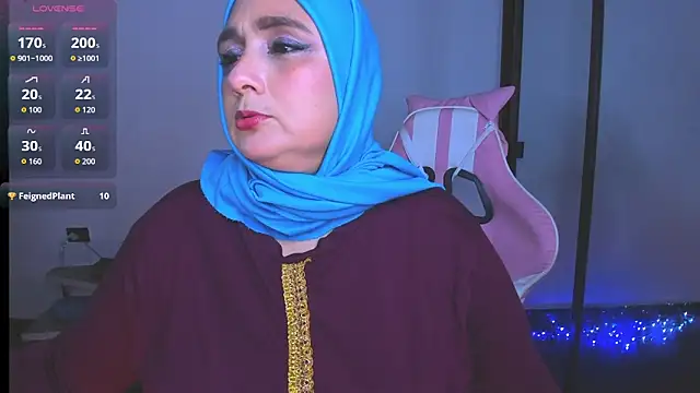 HijabiMilff online show from June 11, 2026, 3:43 pm