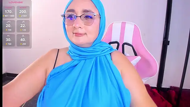 HijabiMilff online show from June 23, 2026, 4:38 pm