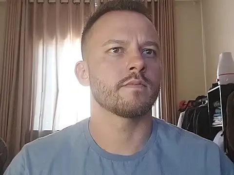 amanteloiro online show from April 29, 2026, 6:14 pm