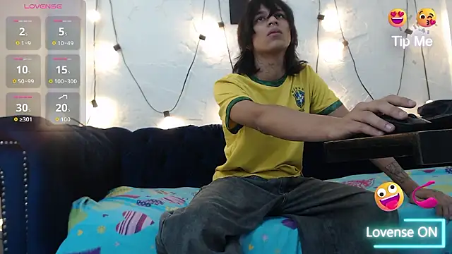 Snapshot of Freddiebravo chatting on February 26, 2026, 11:42 am Freddiebravo online show from February 26, 2026, 11:42 am