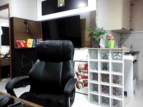Snapshot of FabioZoe1 chatting on April 24, 2026, 1:08 am FabioZoe1 online show from April 24, 2026, 1:08 am