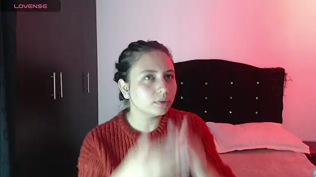 Ana  arms online show from April 7, 2026, 3:23 pm