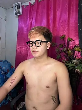 Snapshot of urbigcutienasio chatting on August 3, 2026, 3:05 pm urbigcutienasio online show from August 3, 2026, 3:05 pm