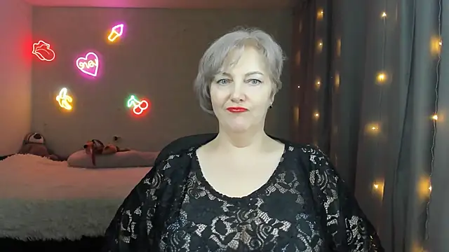 Snapshot of Mary-Leee chatting on April 18, 2026, 3:32 am Mary-Leee online show from April 18, 2026, 3:32 am