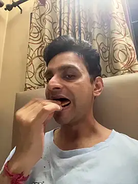 online4u08 online show from May 10, 2026, 6:35 pm