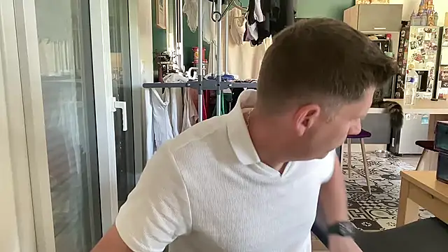 Minmoi1984 online show from April 21, 2026, 9:37 am