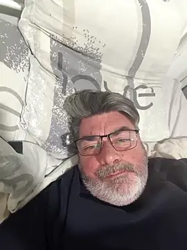 Snapshot of eruzam59000 chatting on February 21, 2026, 4:30 pm eruzam59000 online show from February 21, 2026, 4:30 pm