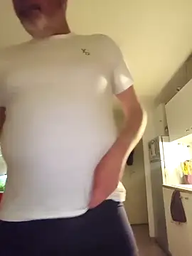 eruzam59000 online show from April 17, 2026, 8:12 pm