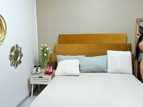 VanessaParadisx online show from February 22, 2026, 9:24 pm