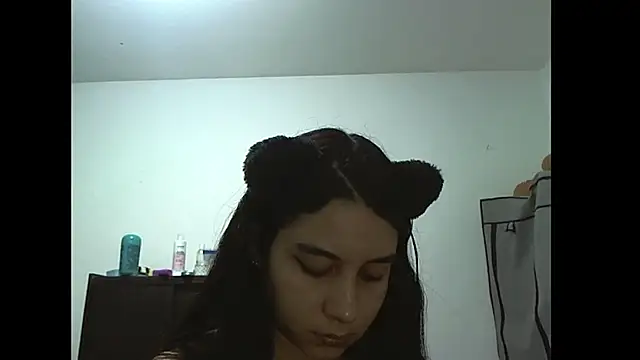 Bonnyyy honey online show from April 23, 2026, 2:13 am