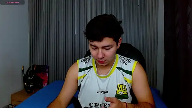 Julian Smith21 online show from April 6, 2026, 4:10 am