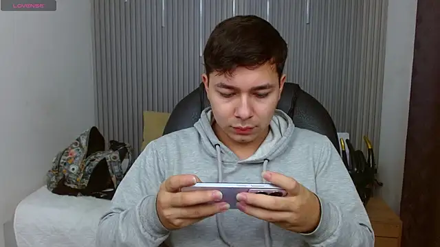 Snapshot of Julian_Smith21 chatting on July 8, 2026, 11:31 pm Julian Smith21 online show from July 8, 2026, 11:31 pm