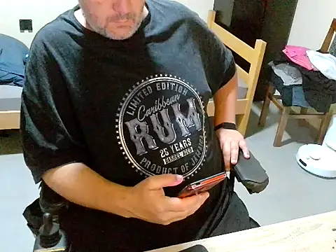 Snapshot of pozitiva000 chatting on June 15, 2026, 6:43 pm pozitiva000 online show from June 15, 2026, 6:43 pm