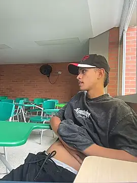 HarryGaze online show from April 15, 2026, 1:18 pm