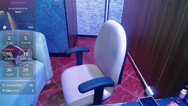 Aura cute  online show from April 9, 2026, 6:19 am