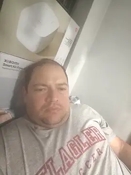 elcaste69 online show from April 26, 2026, 10:51 pm