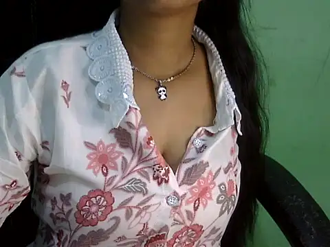 cute momo love online show from March 26, 2026, 5:46 am