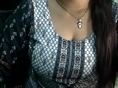 cute momo love online show from April 3, 2026, 5:38 am